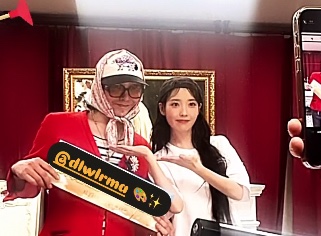 G-Dragon Attends IU’s Concert to Show His Support!